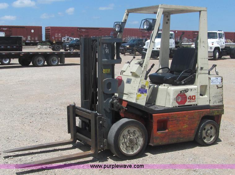 image for item F3001 1997 Nissan Enduro 40 forklift