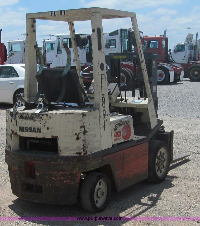 image for item F3001 1997 Nissan Enduro 40 forklift