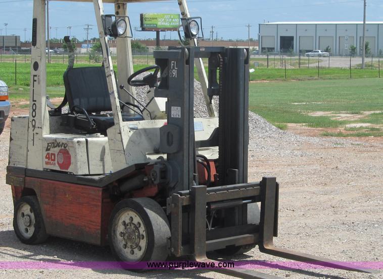 image for item F3001 1997 Nissan Enduro 40 forklift