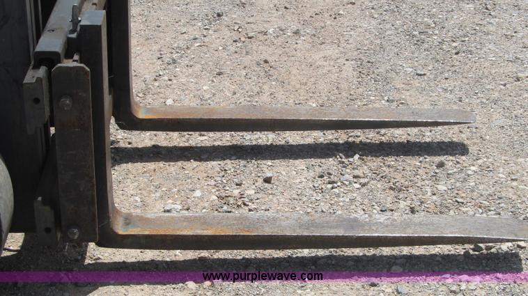 image for item F3001 1997 Nissan Enduro 40 forklift