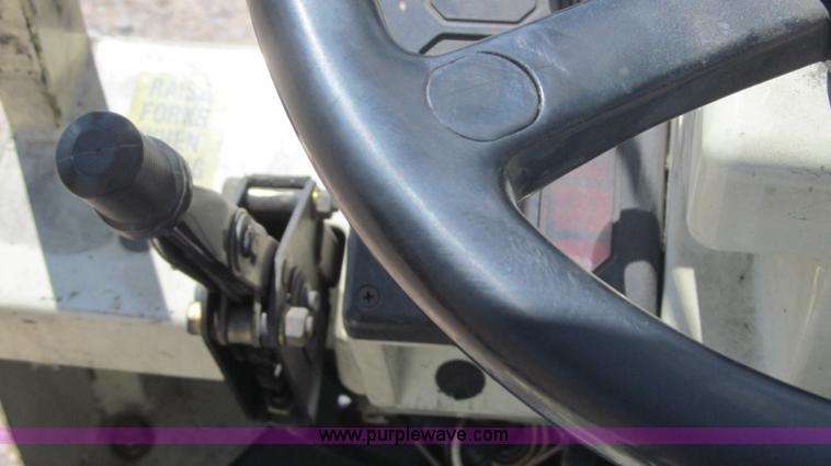 image for item F3001 1997 Nissan Enduro 40 forklift