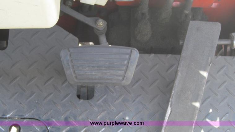 image for item F3001 1997 Nissan Enduro 40 forklift