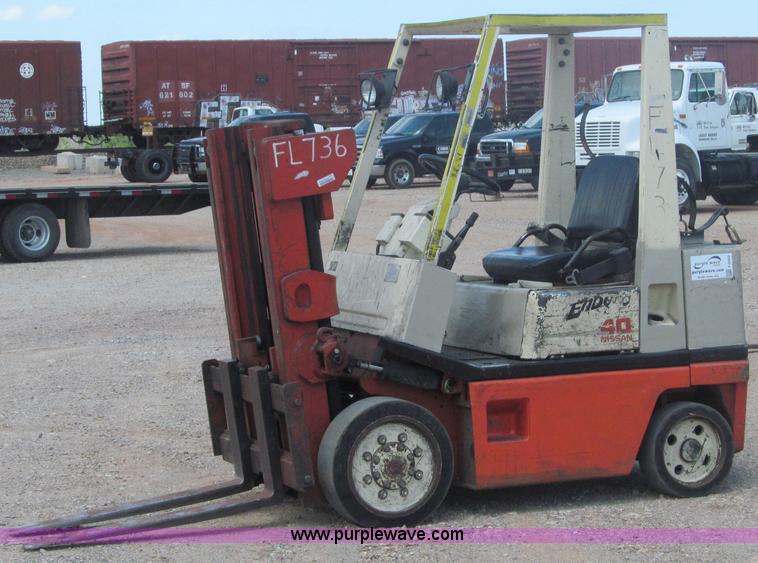 image for item F3002 1996 Nissan Enduro 40 forklift