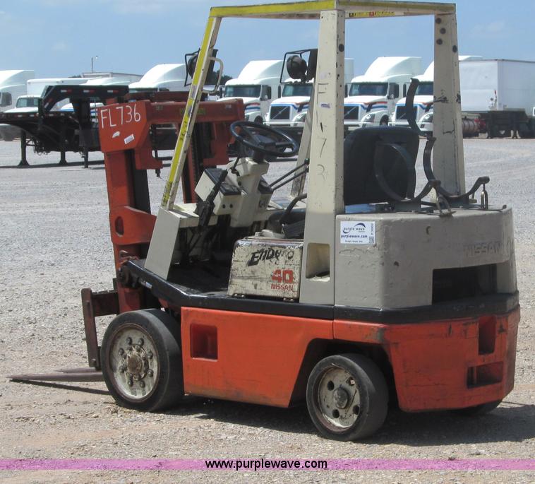 image for item F3002 1996 Nissan Enduro 40 forklift