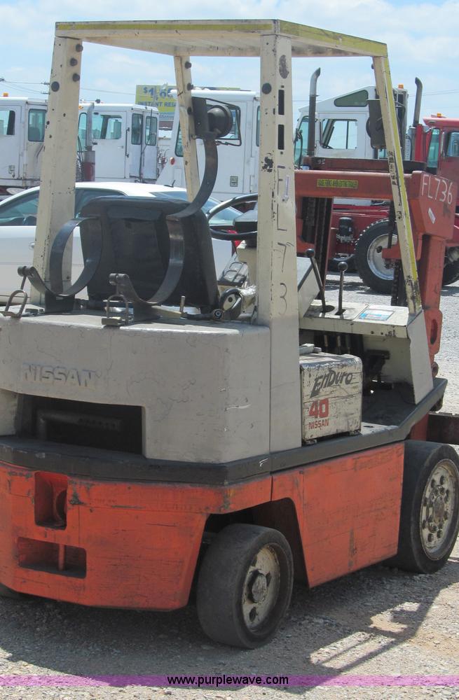 image for item F3002 1996 Nissan Enduro 40 forklift