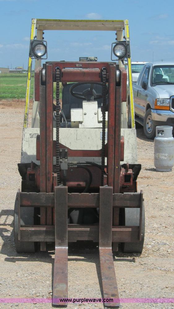 image for item F3002 1996 Nissan Enduro 40 forklift