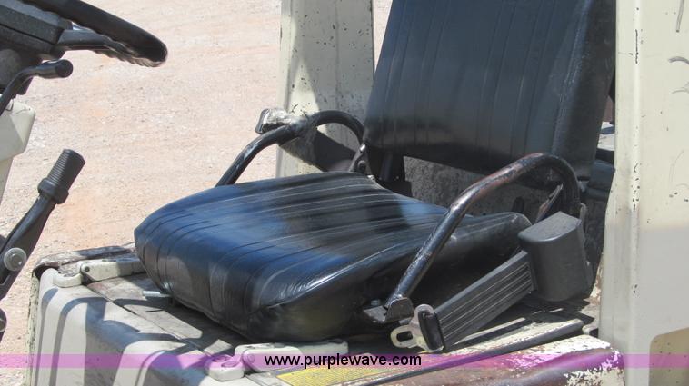 image for item F3002 1996 Nissan Enduro 40 forklift