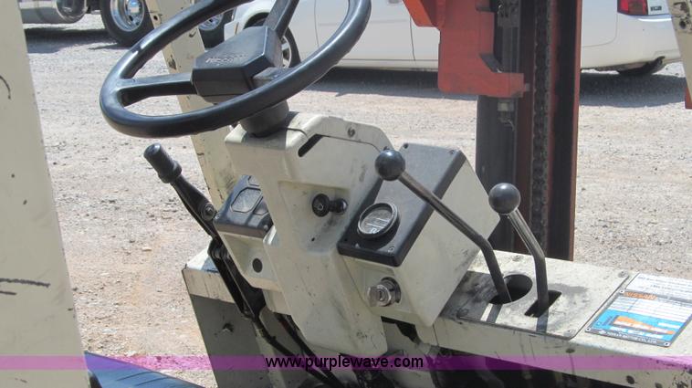 image for item F3002 1996 Nissan Enduro 40 forklift