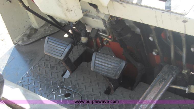 image for item F3002 1996 Nissan Enduro 40 forklift