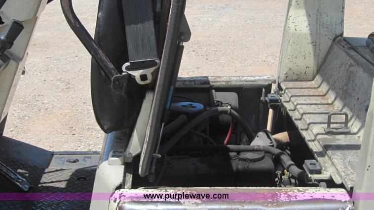 image for item F3002 1996 Nissan Enduro 40 forklift