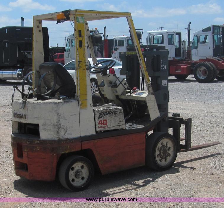 image for item F3003 1997 Nissan Enduro 40 forklift