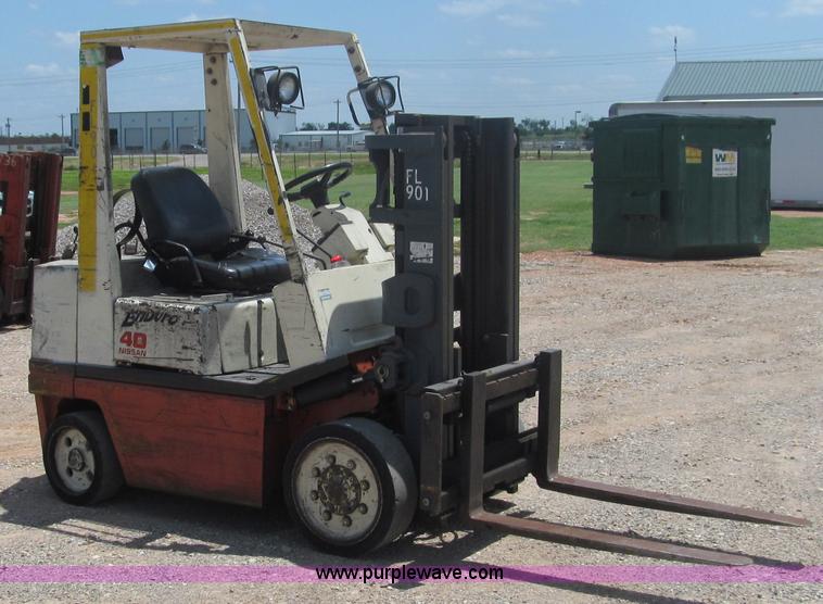 image for item F3003 1997 Nissan Enduro 40 forklift