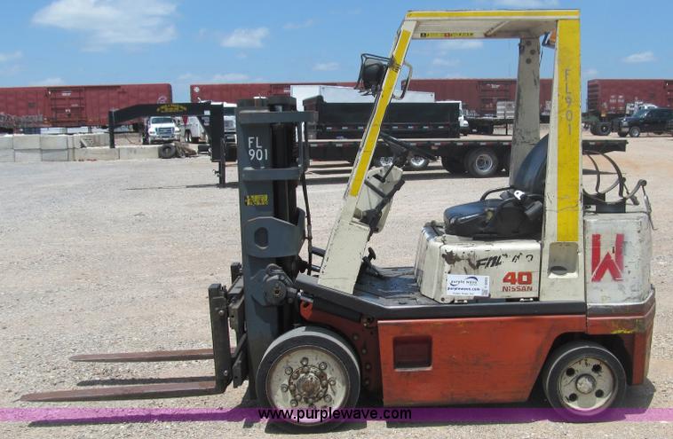 image for item F3003 1997 Nissan Enduro 40 forklift