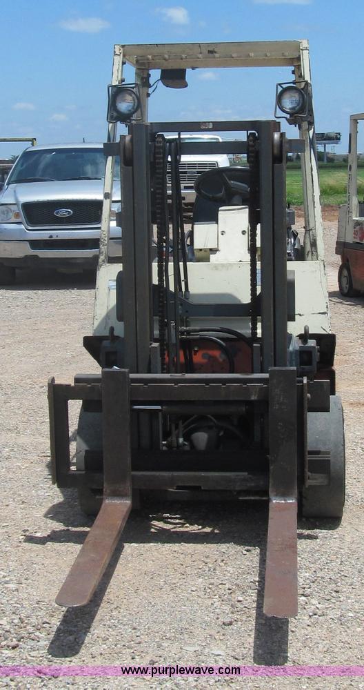 image for item F3003 1997 Nissan Enduro 40 forklift