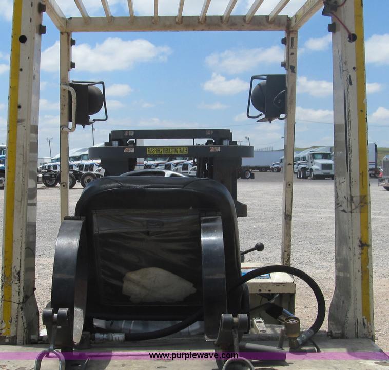 image for item F3003 1997 Nissan Enduro 40 forklift