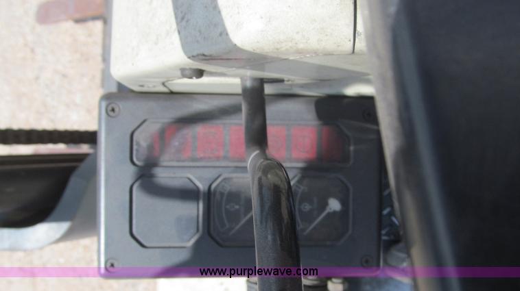 image for item F3003 1997 Nissan Enduro 40 forklift