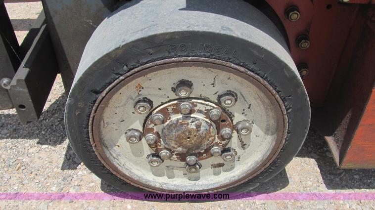 image for item F3003 1997 Nissan Enduro 40 forklift