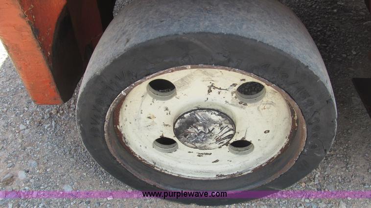 image for item F3003 1997 Nissan Enduro 40 forklift