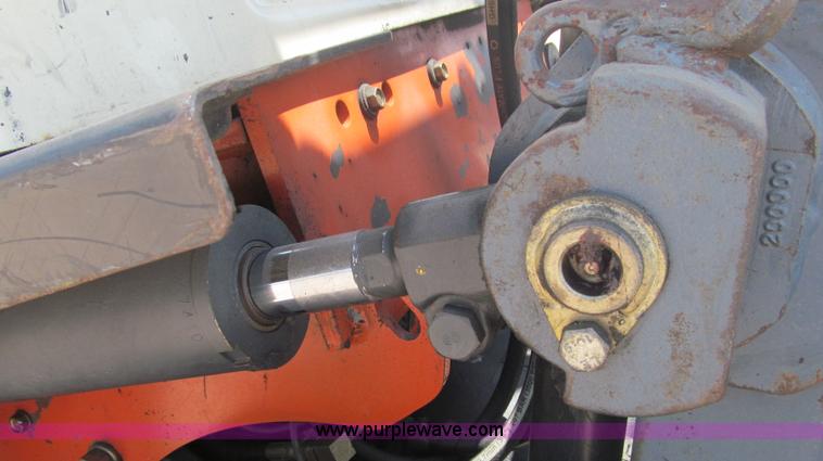 image for item F3003 1997 Nissan Enduro 40 forklift