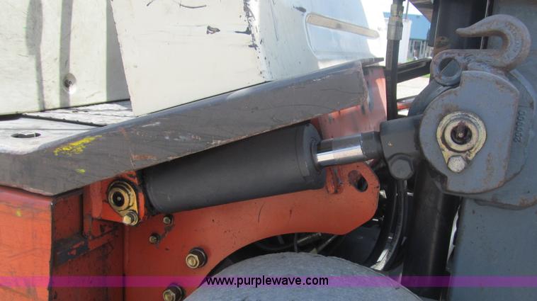 image for item F3003 1997 Nissan Enduro 40 forklift