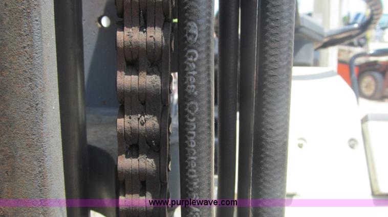 image for item F3003 1997 Nissan Enduro 40 forklift