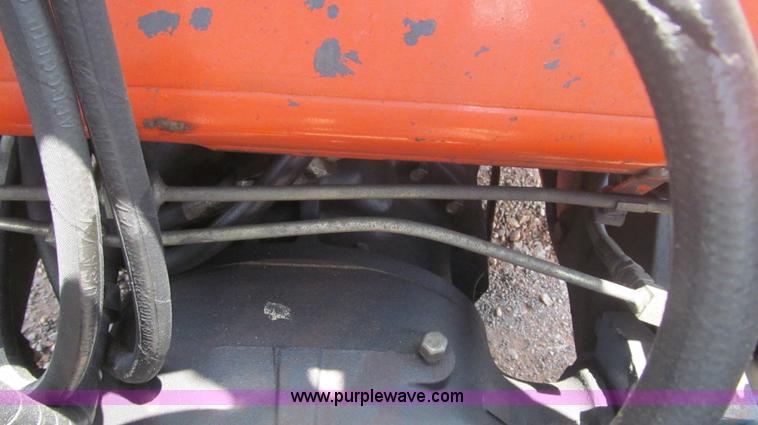 image for item F3003 1997 Nissan Enduro 40 forklift