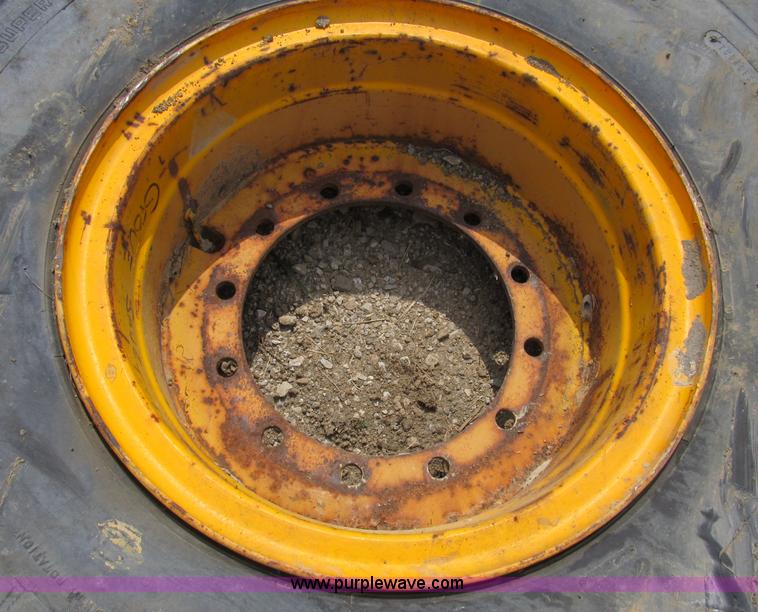 image for item K9293 Alliance Super Traction 16.00-24 tire, 16 ply tubeless