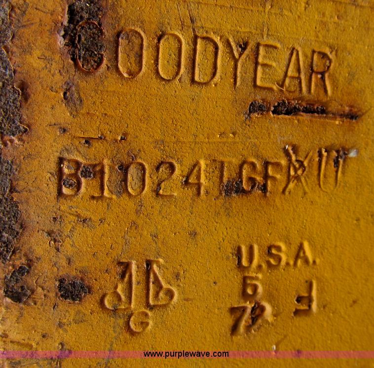 image for item K9293 Alliance Super Traction 16.00-24 tire, 16 ply tubeless