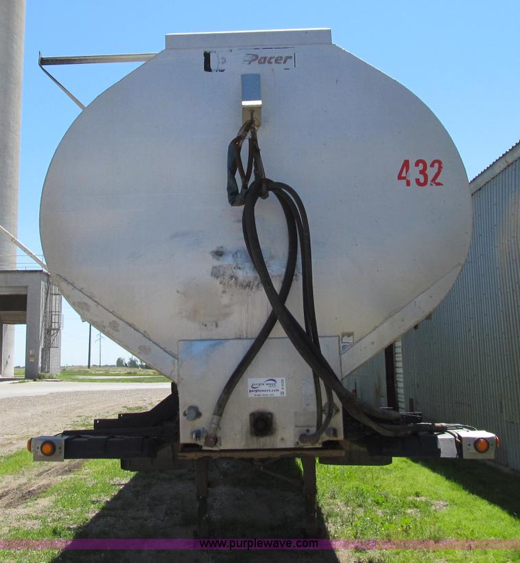 image for item A8329 2003 CEI Pacer AT35ML tandem axle trailer