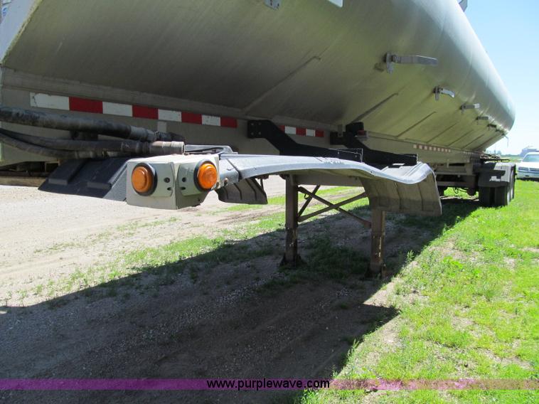 image for item A8329 2003 CEI Pacer AT35ML tandem axle trailer