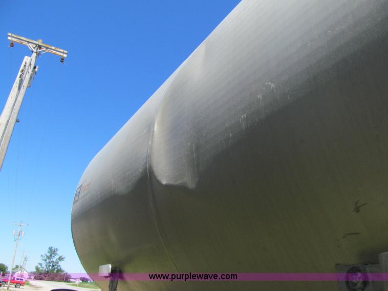 image for item A8329 2003 CEI Pacer AT35ML tandem axle trailer