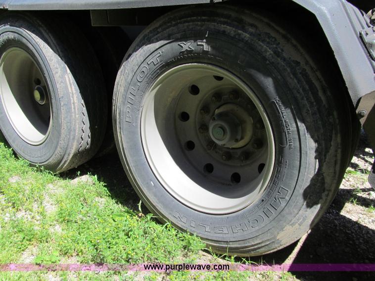 image for item A8329 2003 CEI Pacer AT35ML tandem axle trailer