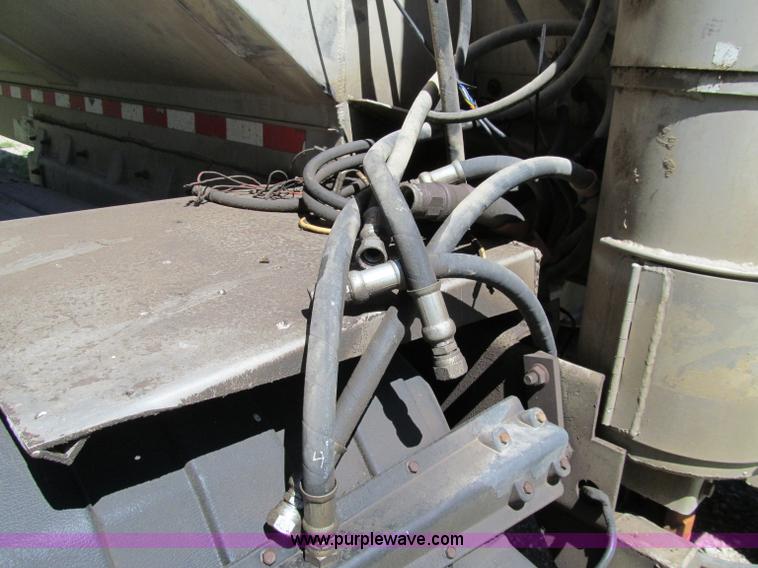 image for item A8329 2003 CEI Pacer AT35ML tandem axle trailer