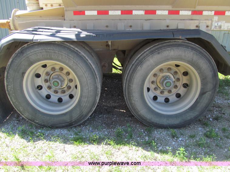 image for item A8329 2003 CEI Pacer AT35ML tandem axle trailer