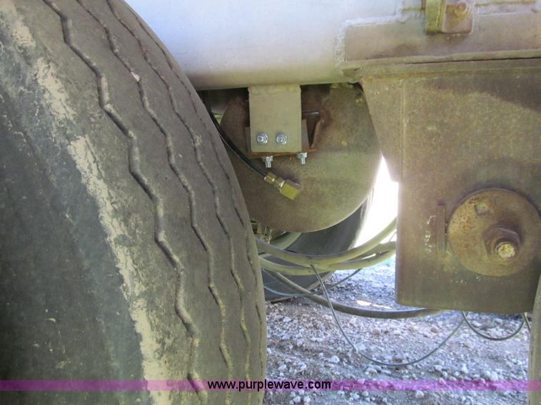 image for item A8329 2003 CEI Pacer AT35ML tandem axle trailer