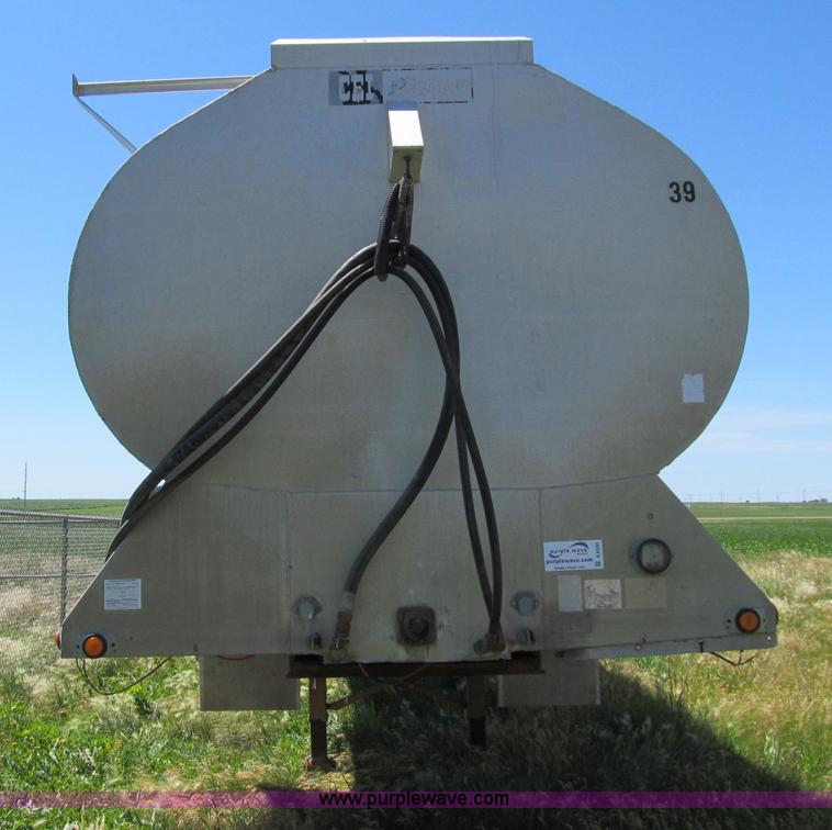 image for item A8330 1998 CEI Pacer tandem axle feed trailer