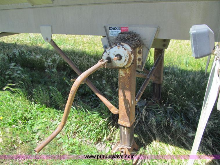 image for item A8330 1998 CEI Pacer tandem axle feed trailer