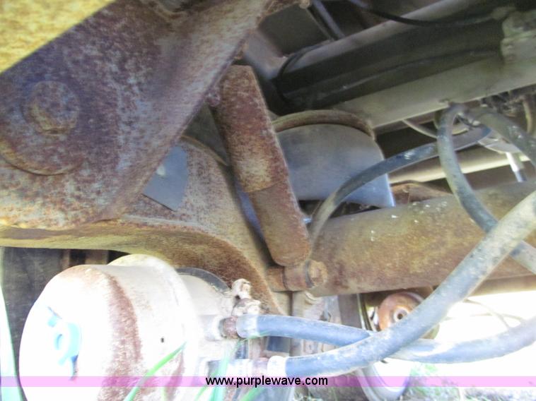 image for item A8330 1998 CEI Pacer tandem axle feed trailer