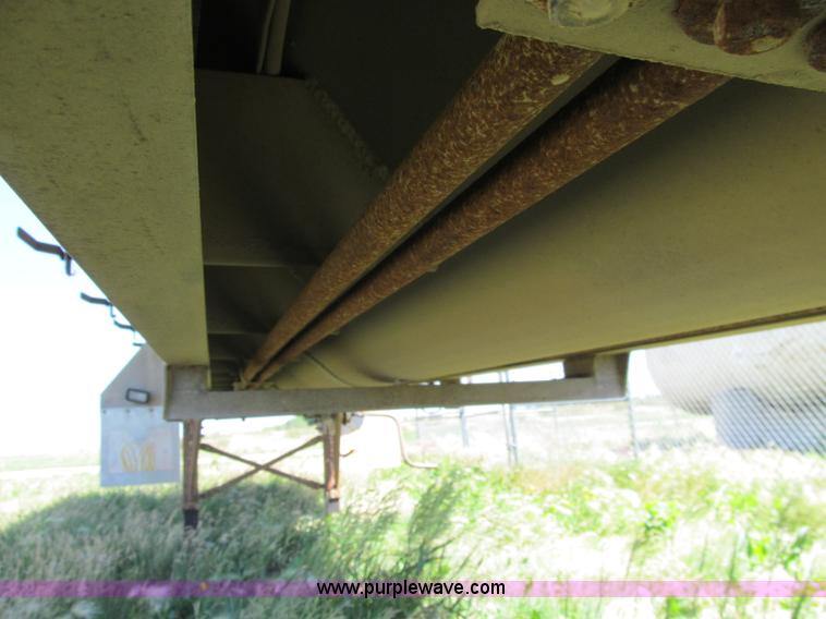 image for item A8330 1998 CEI Pacer tandem axle feed trailer