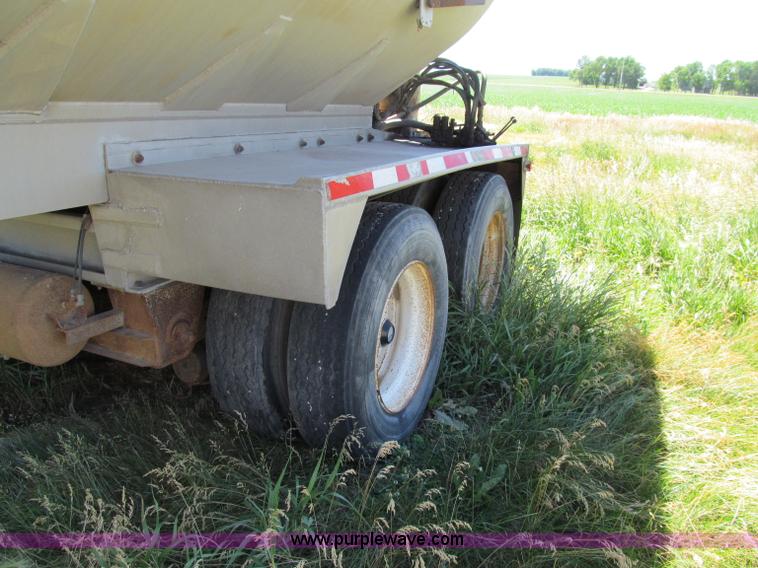 image for item A8330 1998 CEI Pacer tandem axle feed trailer