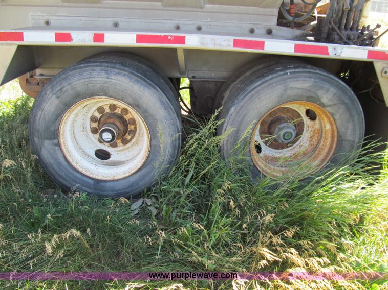 image for item A8330 1998 CEI Pacer tandem axle feed trailer