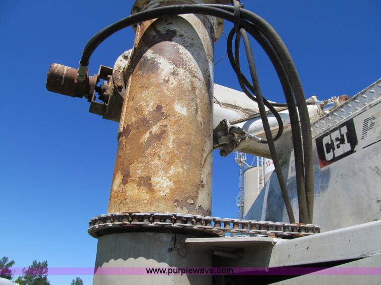 image for item A8330 1998 CEI Pacer tandem axle feed trailer