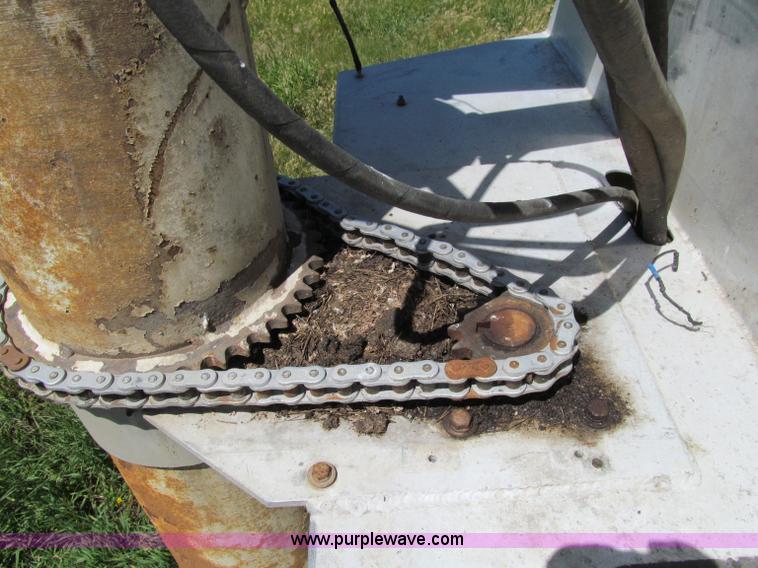 image for item A8330 1998 CEI Pacer tandem axle feed trailer