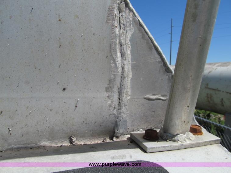 image for item A8330 1998 CEI Pacer tandem axle feed trailer