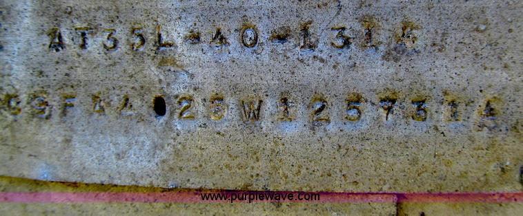 image for item A8330 1998 CEI Pacer tandem axle feed trailer