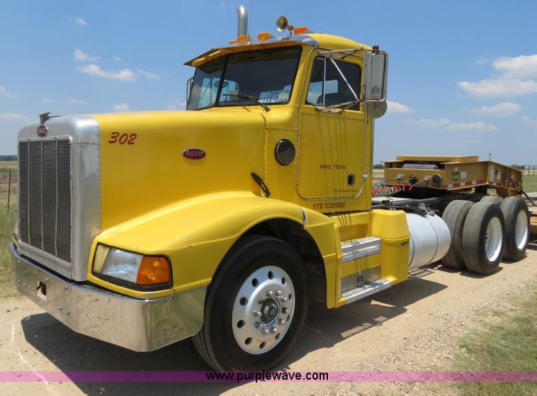image for item B2414 1989 Peterbilt 377 semi truck