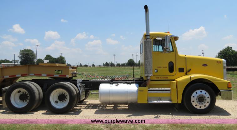 image for item B2414 1989 Peterbilt 377 semi truck
