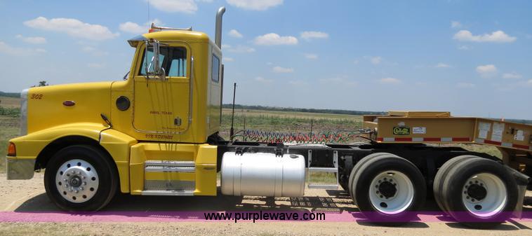 image for item B2414 1989 Peterbilt 377 semi truck