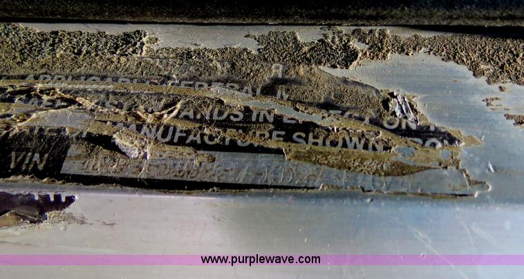 image for item B2414 1989 Peterbilt 377 semi truck