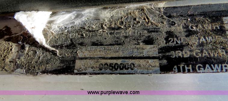 image for item B2414 1989 Peterbilt 377 semi truck